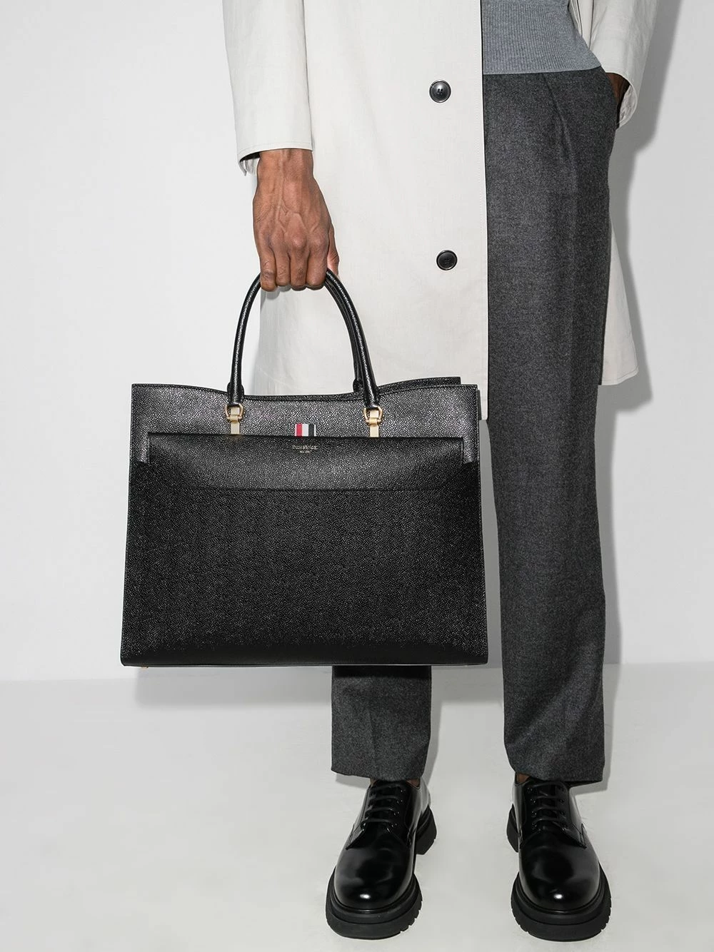 Thom Browne Large pebbled Duet tote tote bags of men 2 Thom Browne large pebbled Duet tote