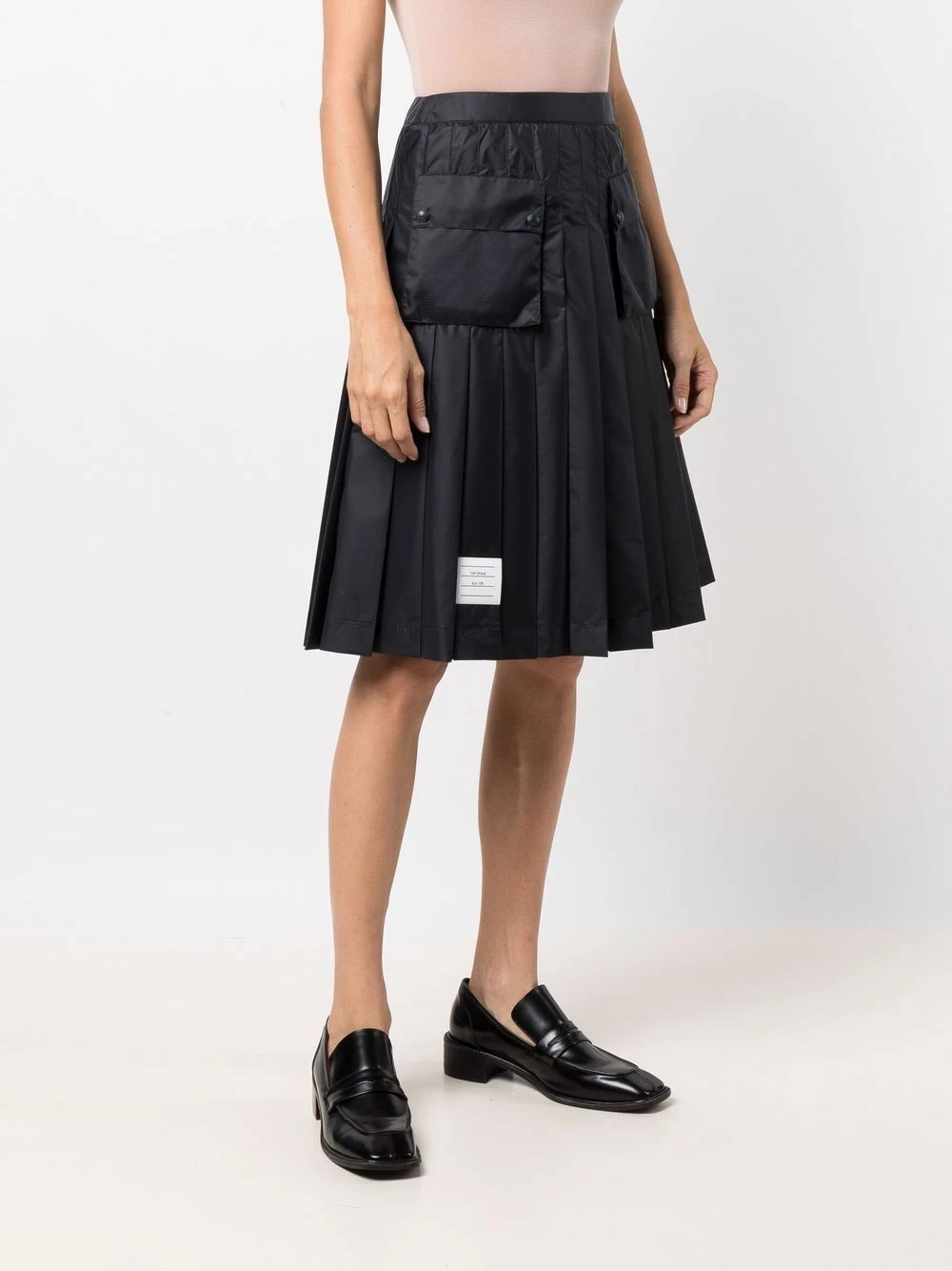 Thom Browne Cargo pocket pleated midi skirt pleated skirts of women 3 Thom Browne cargo-pocket pleated midi skirt