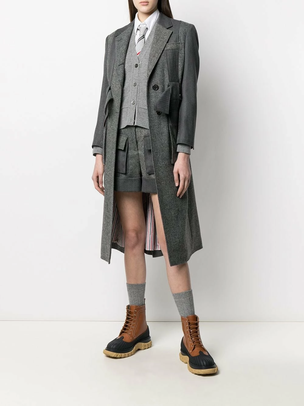 Thom Browne Multiple pocket design shorts short shorts of women 2 Thom Browne multiple-pocket design shorts